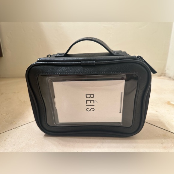 BEIS The On The Go Essential Case in Black - Picture 4 of 11
